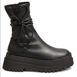 PUBLIC DESIRE BOOTS WITH TIE AROUND STRINGS